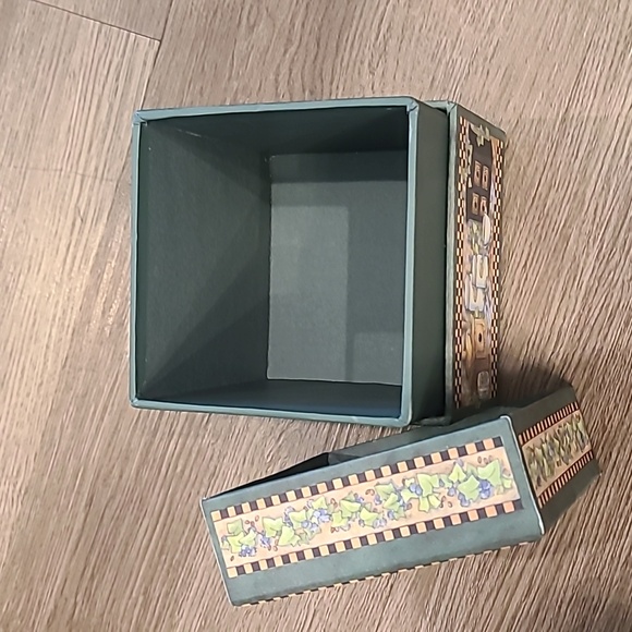 Bobs Primitive Box - Picture 3 of 5